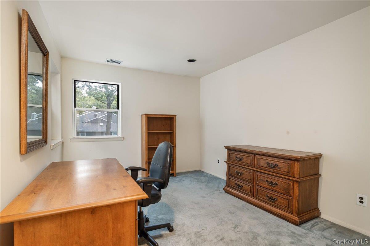 38 Larkspur Lane Property Photo 14
