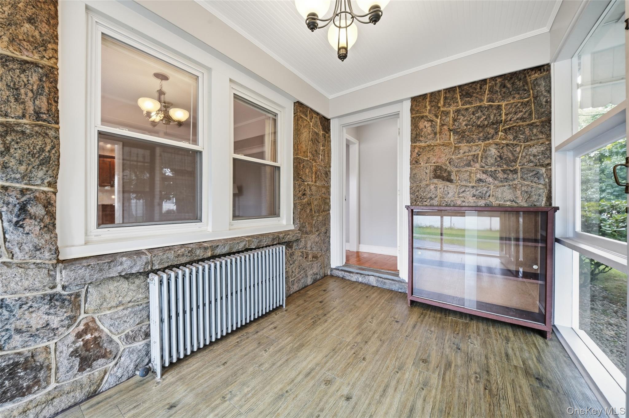 470 Ray Street Property Photo 2