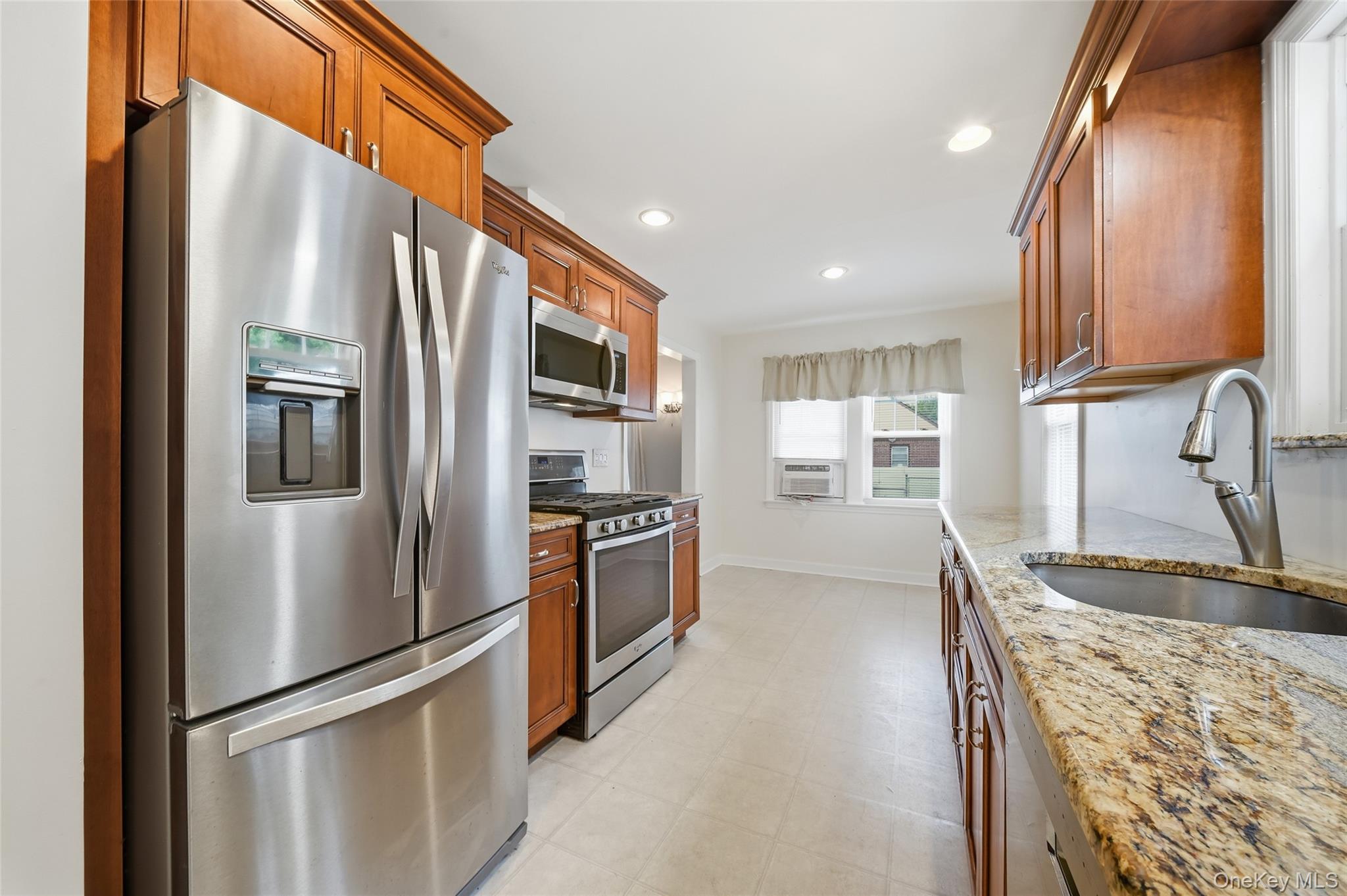 470 Ray Street Property Photo 8