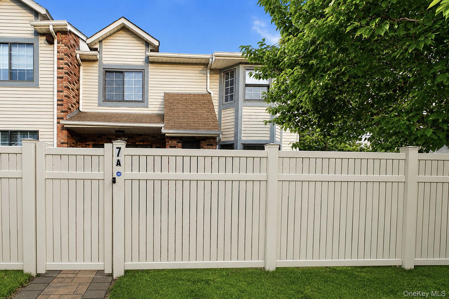 7 Shirra Avenue A Property Photo 2
