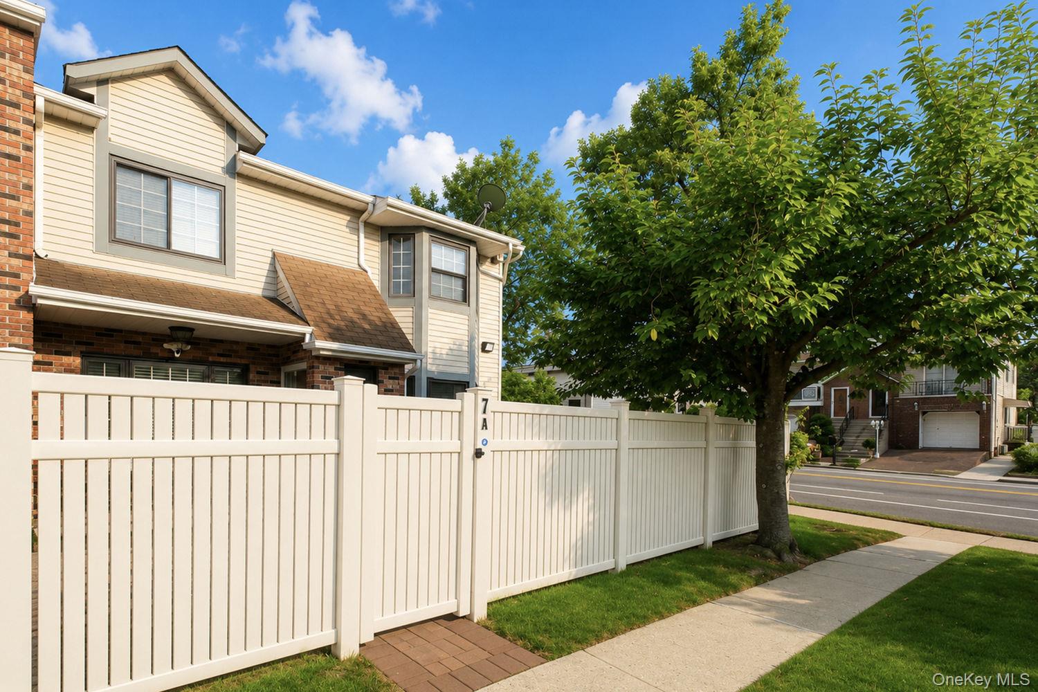7 Shirra Avenue A Property Photo 3