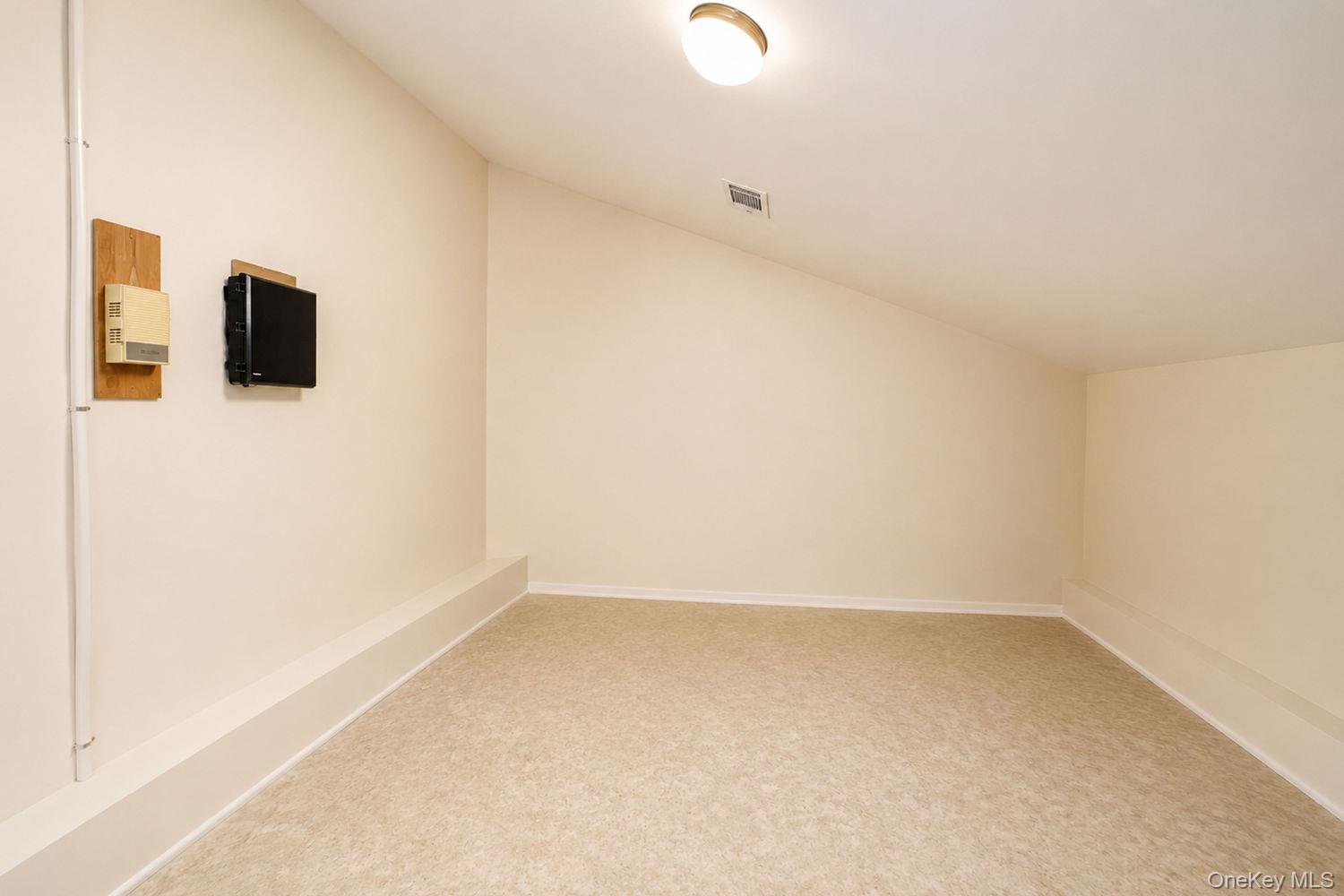 7 Shirra Avenue A Property Photo 32