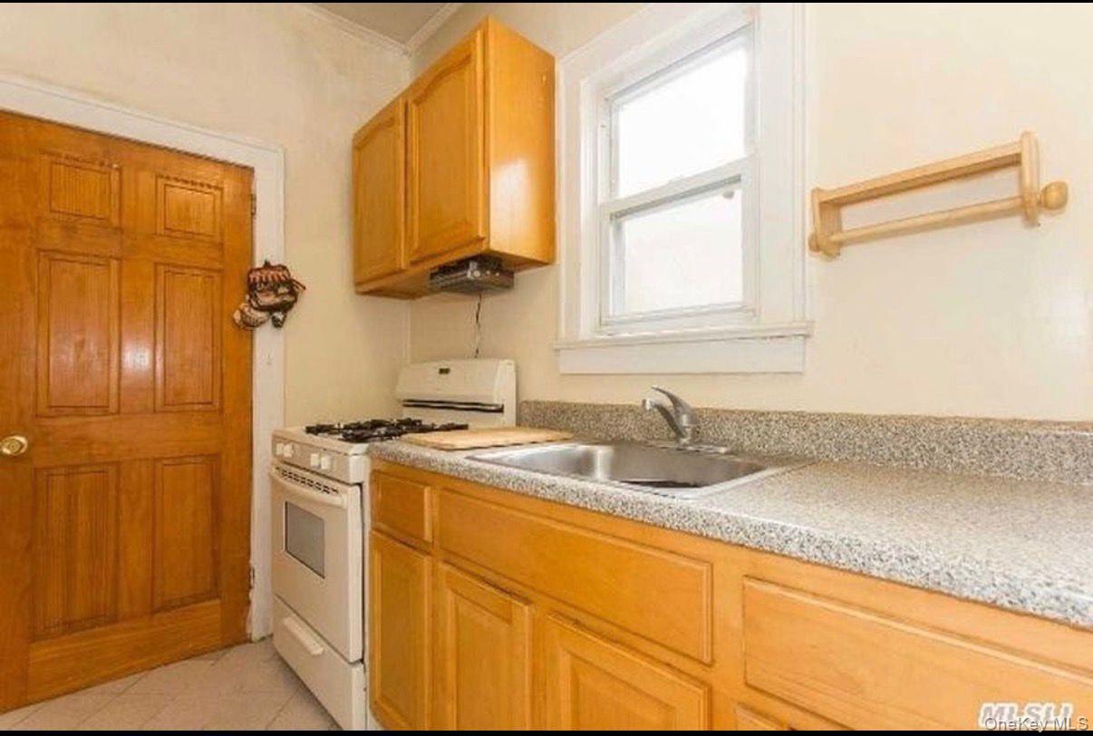 777 W Merrick Road Property Photo 7