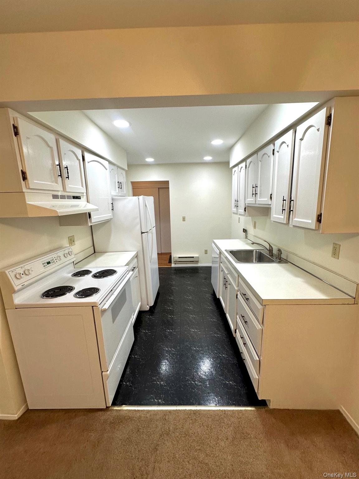 1 Germonds Village 14 Property Photo 5