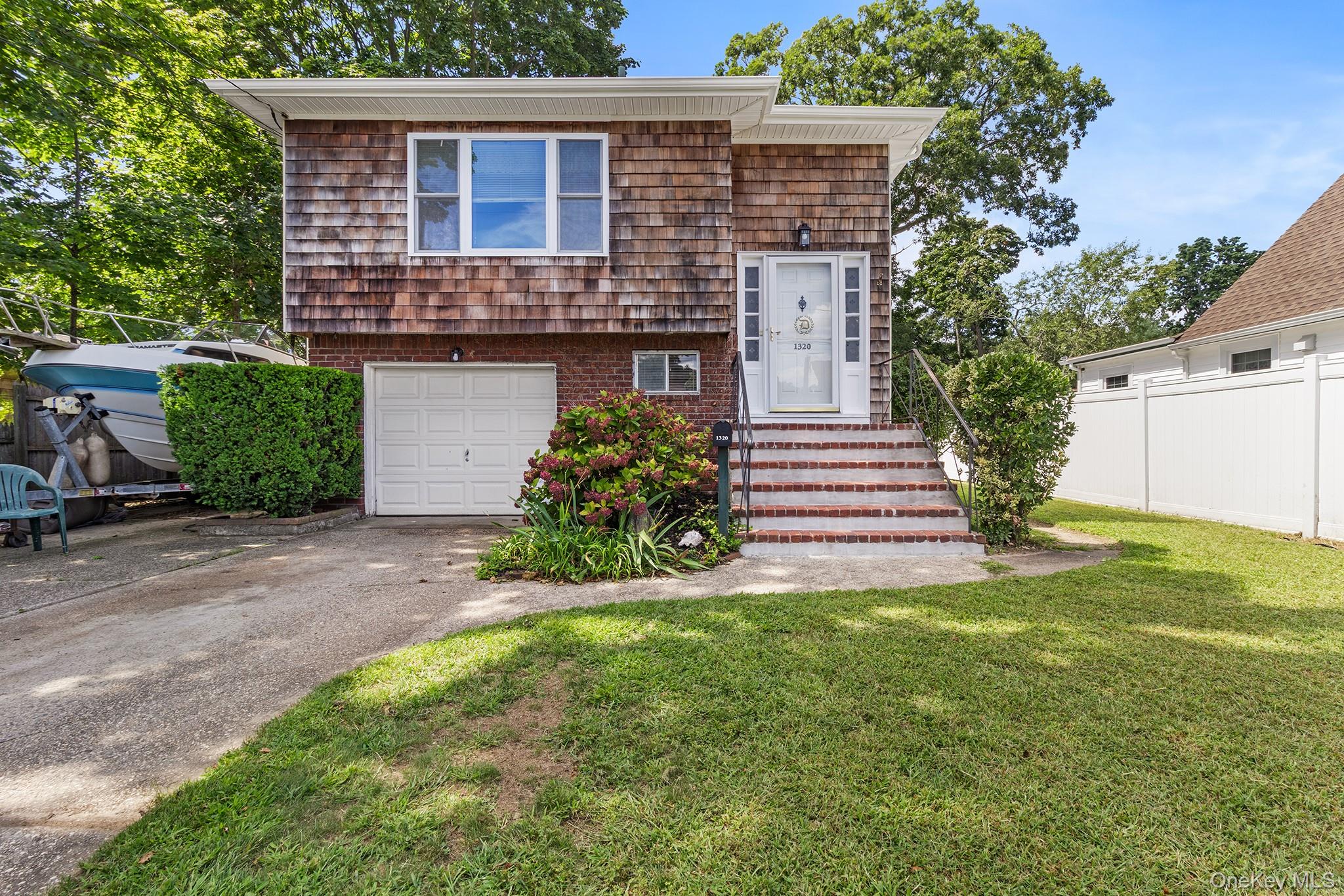1320 Pine Acres Boulevard Property Photo 1