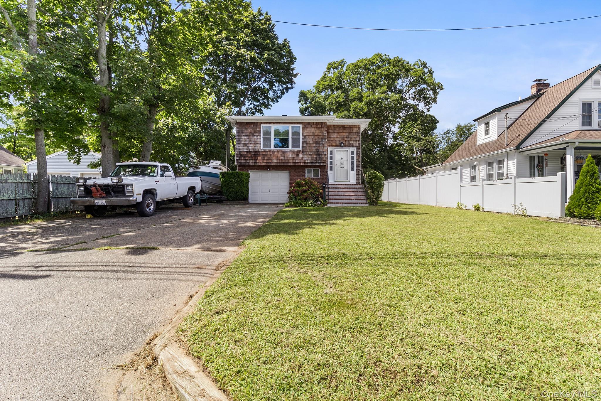 1320 Pine Acres Boulevard Property Photo 3