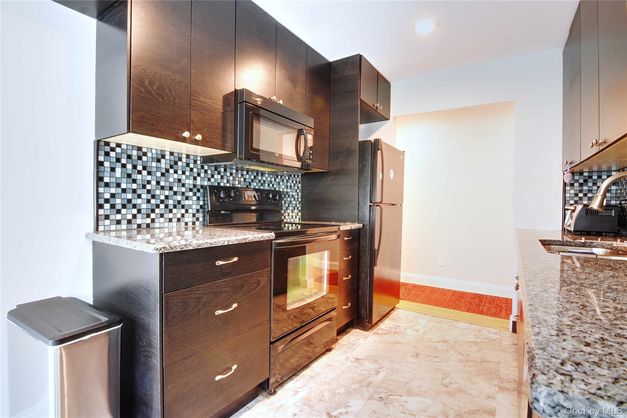 2453 Union Boulevard 39b Property Photo 4