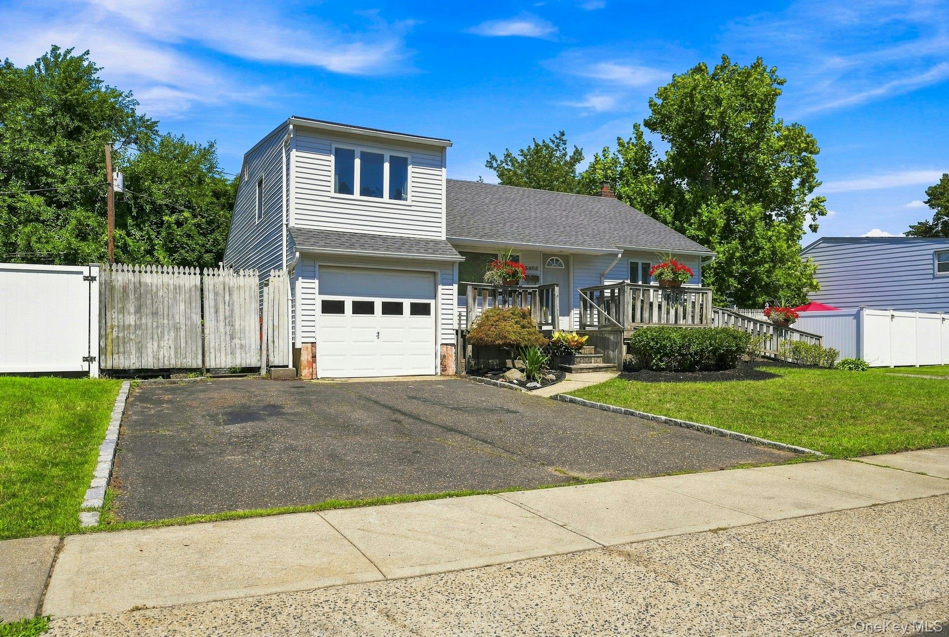 3905 Clove Court Property Photo 27