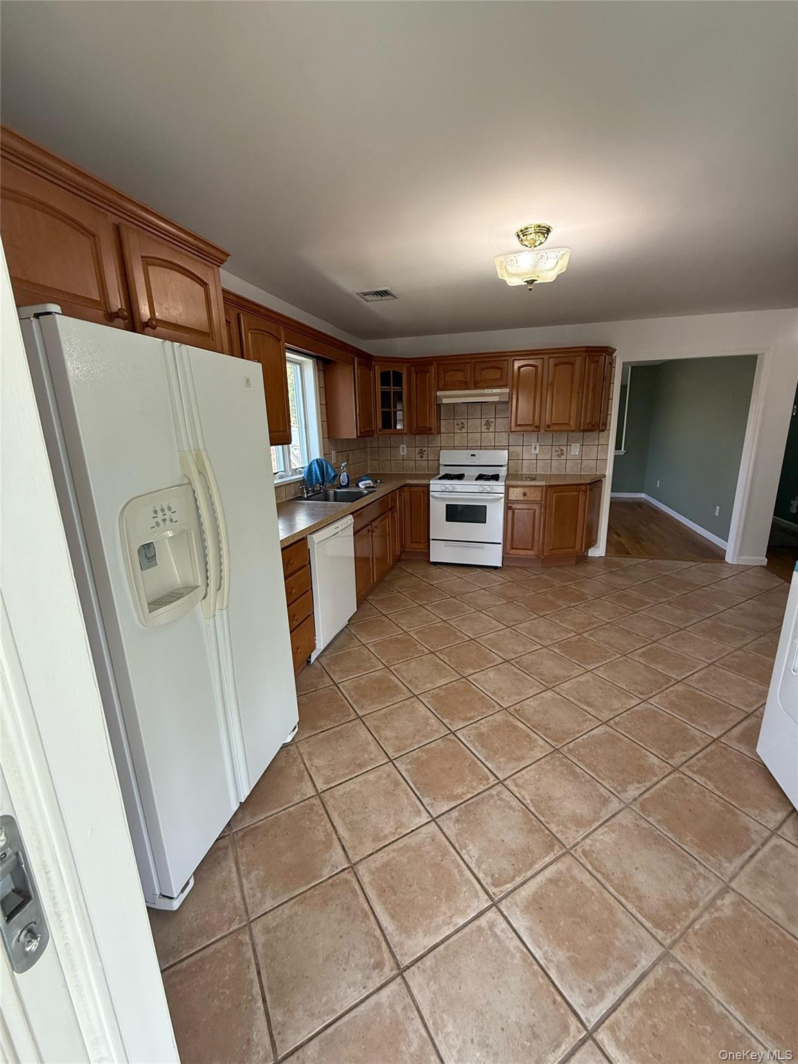 103 Clunie Avenue 2 Property Photo 16