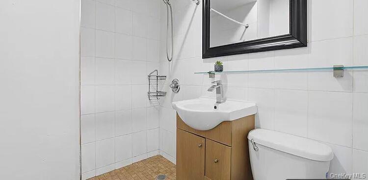 106-07 Northern Boulevard 5b Property Photo 8