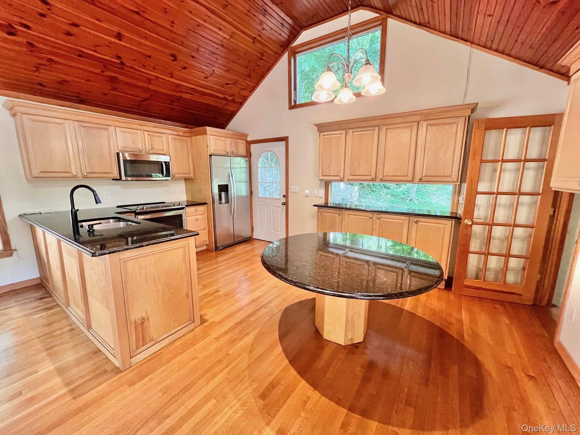 8 Anton Place Property Photo 3