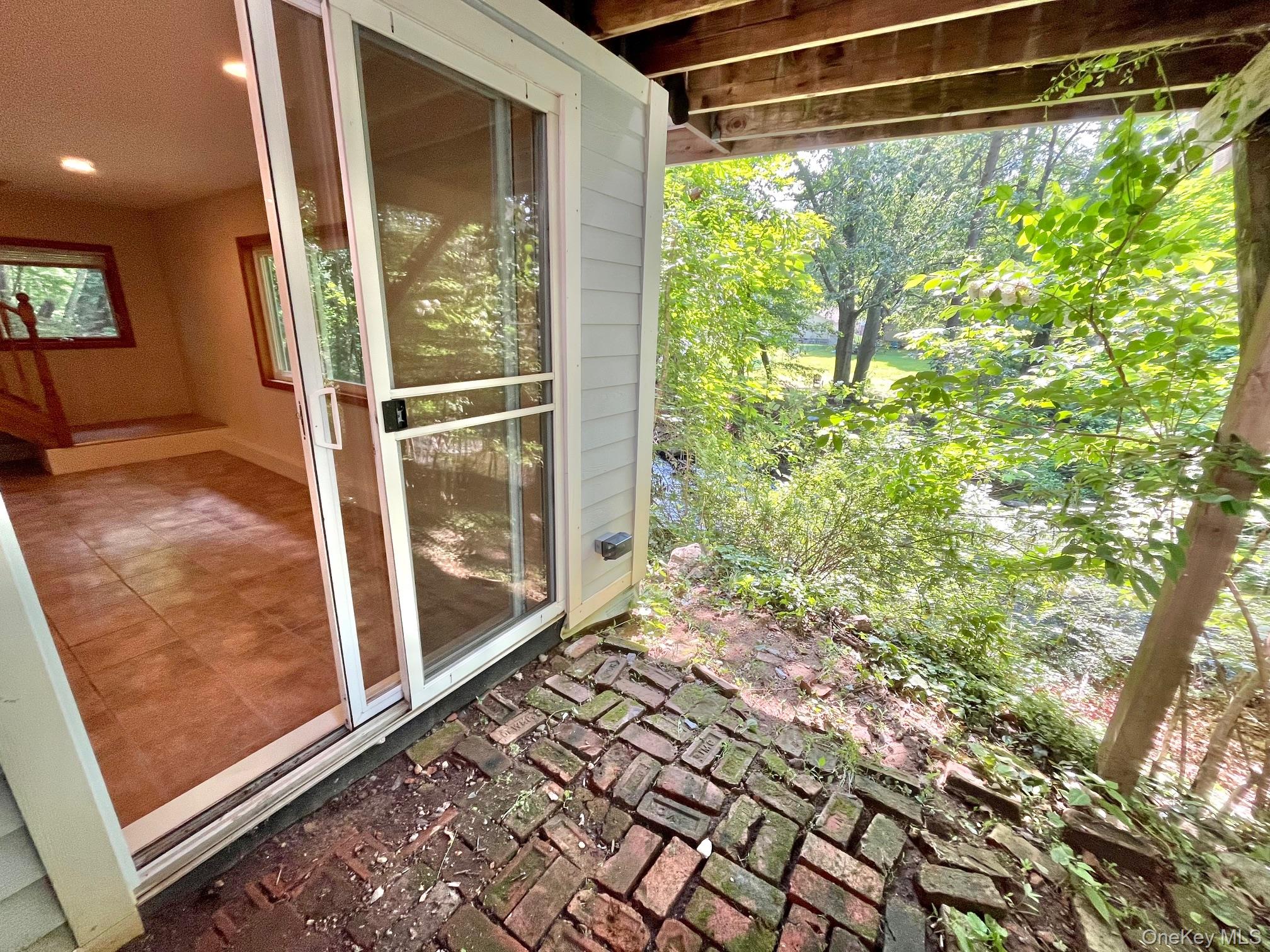 8 Anton Place Property Photo 20
