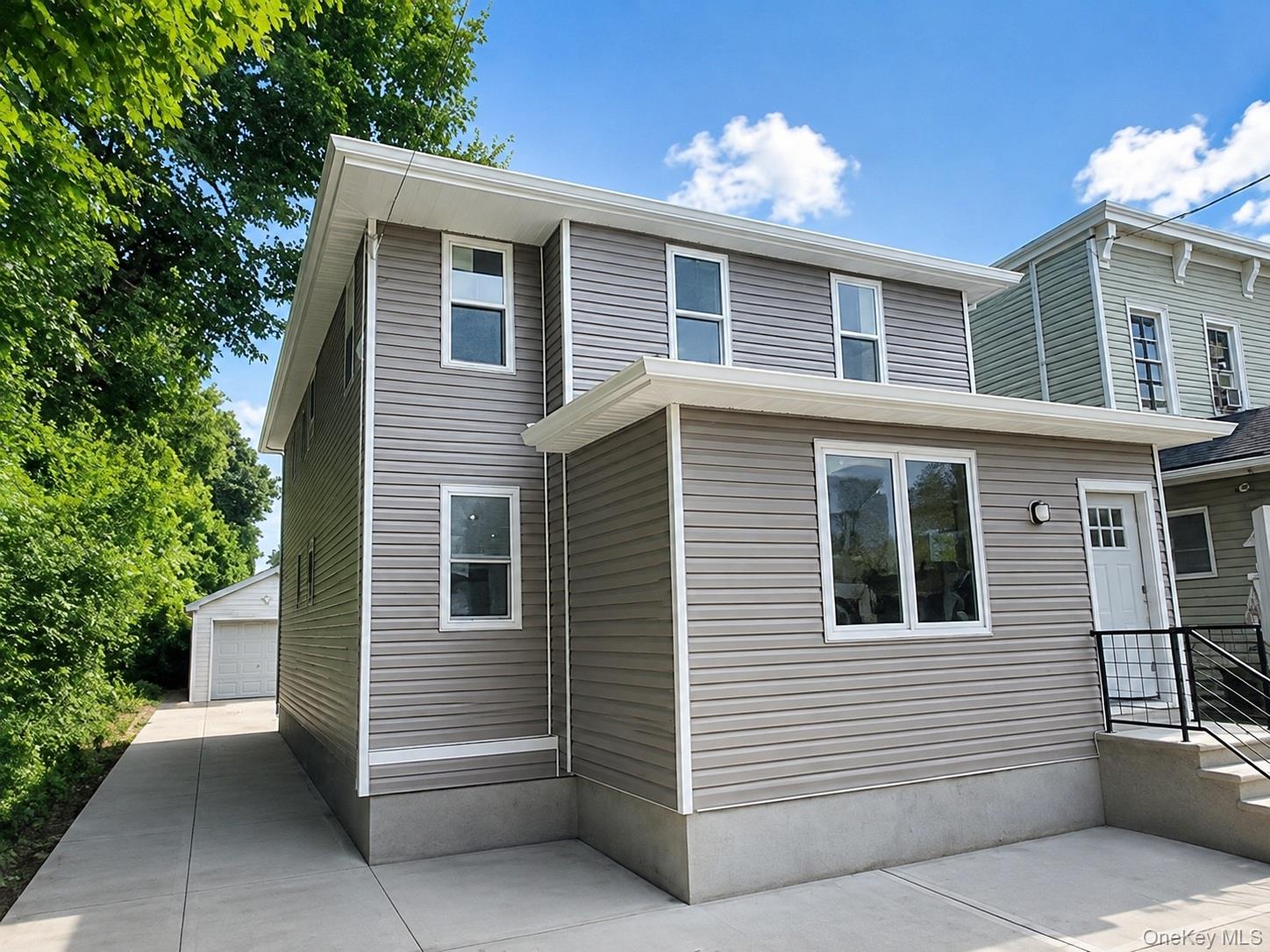 100-03 90 Avenue Property Photo 2