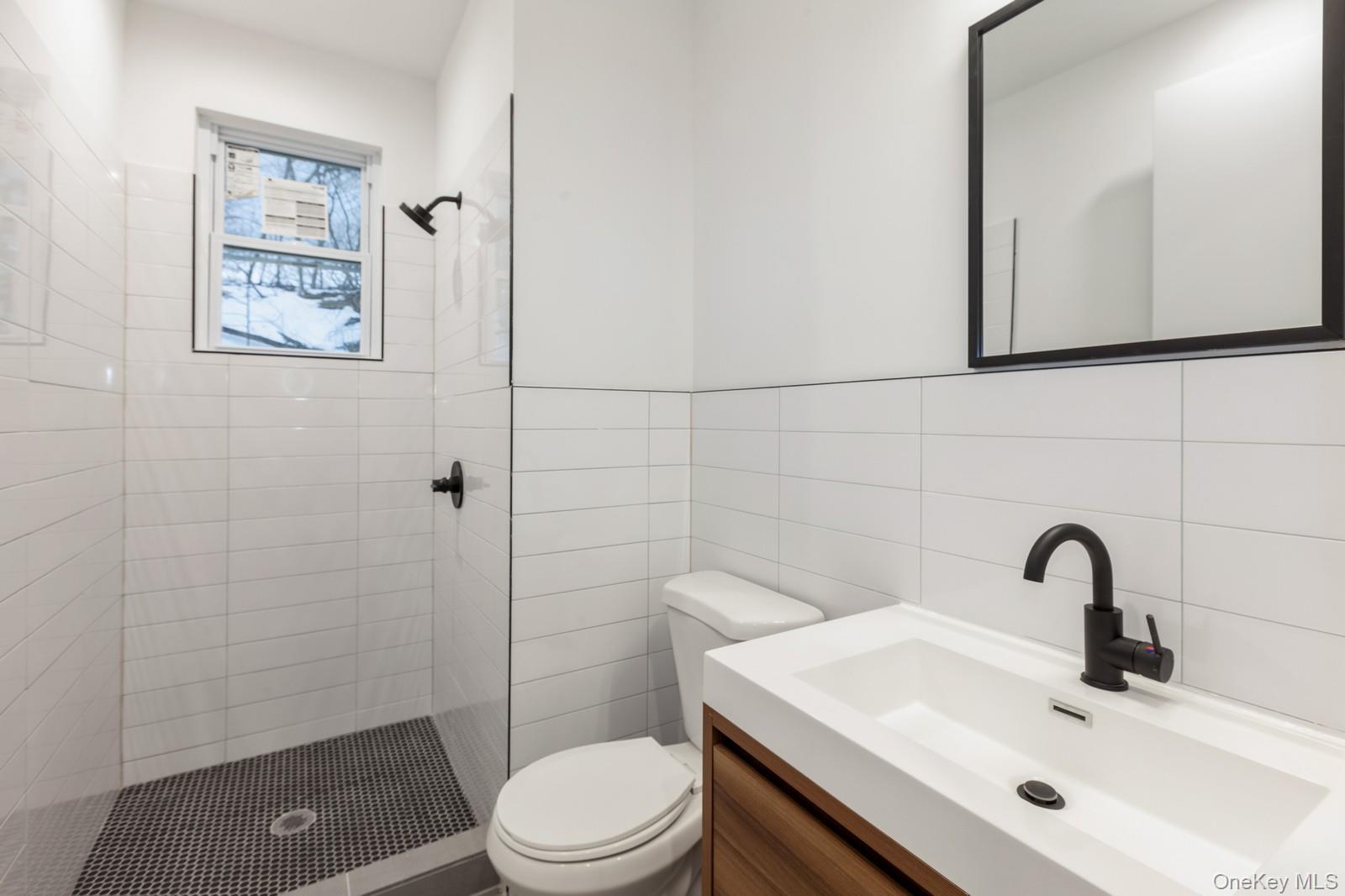 100-03 90 Avenue Property Photo 6
