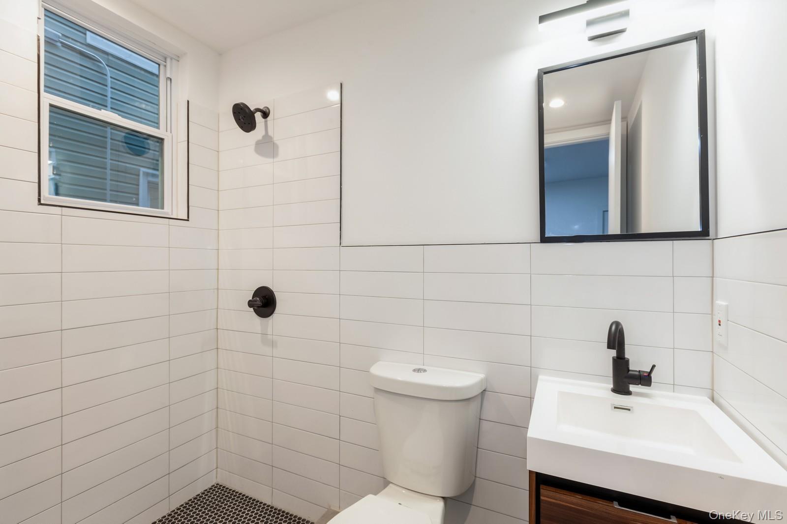 100-03 90 Avenue Property Photo 7
