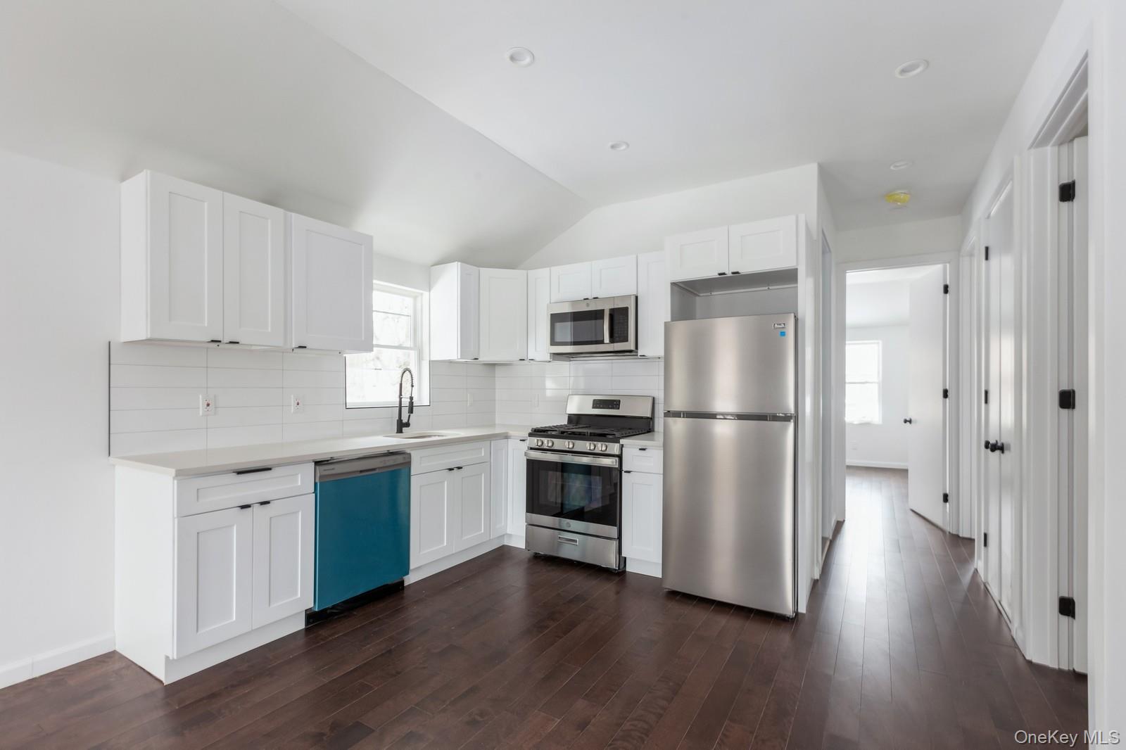 100-03 90 Avenue Property Photo 14
