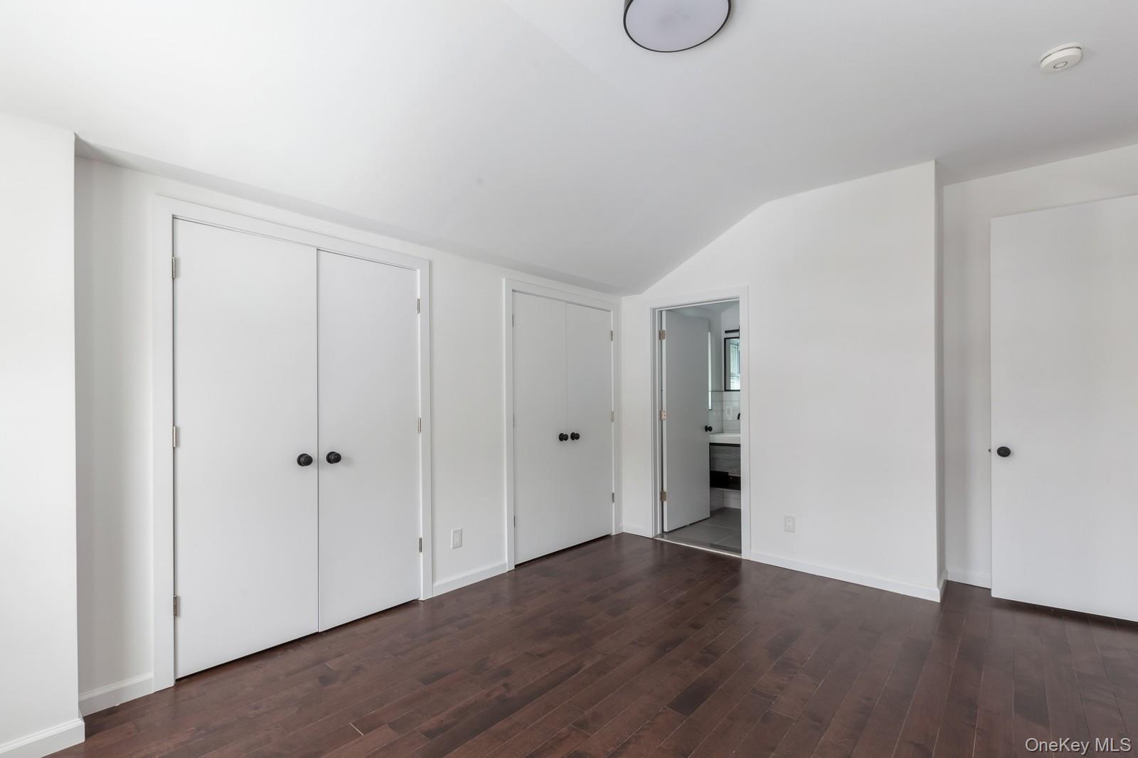 100-03 90 Avenue Property Photo 16