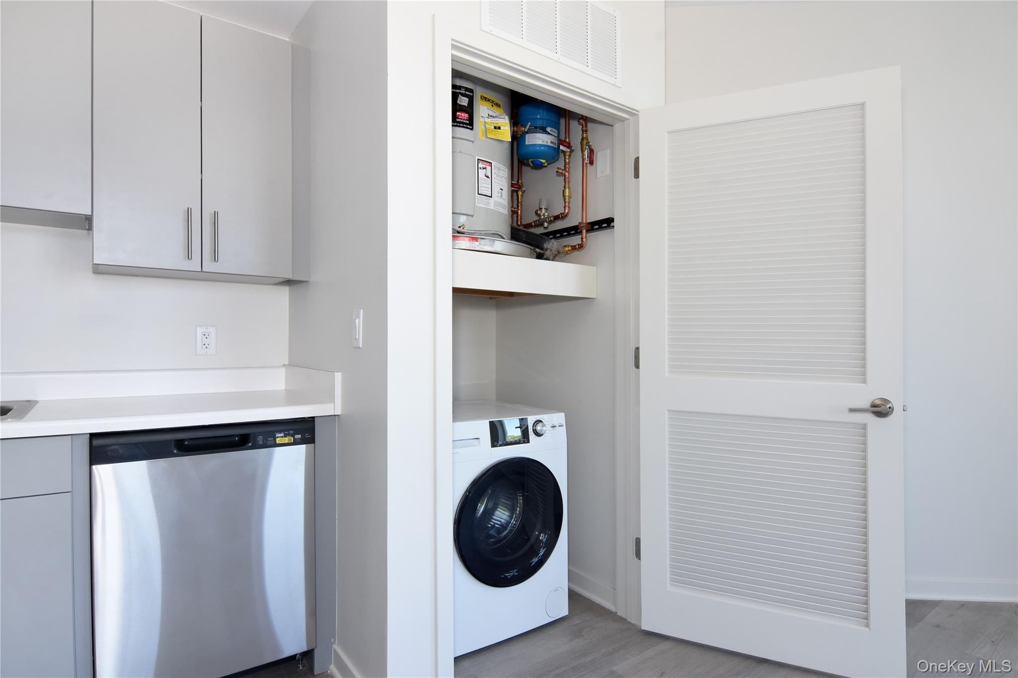 56 Prospect Street 504 Property Photo 12