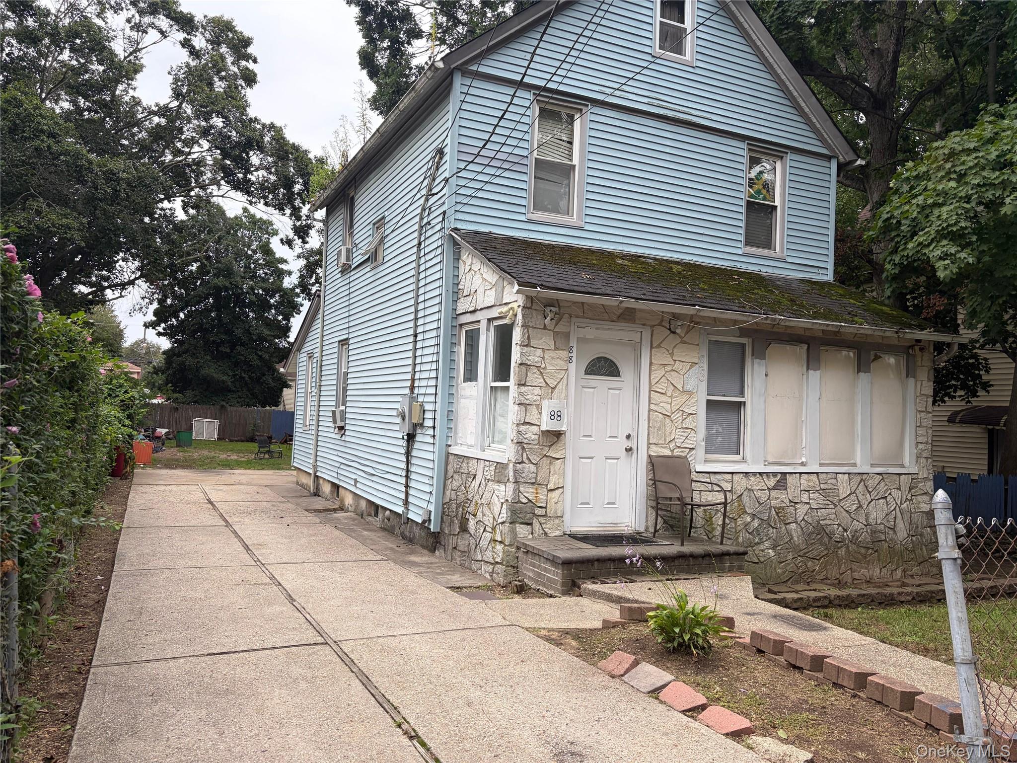 88 Colonial Avenue Property Photo 1