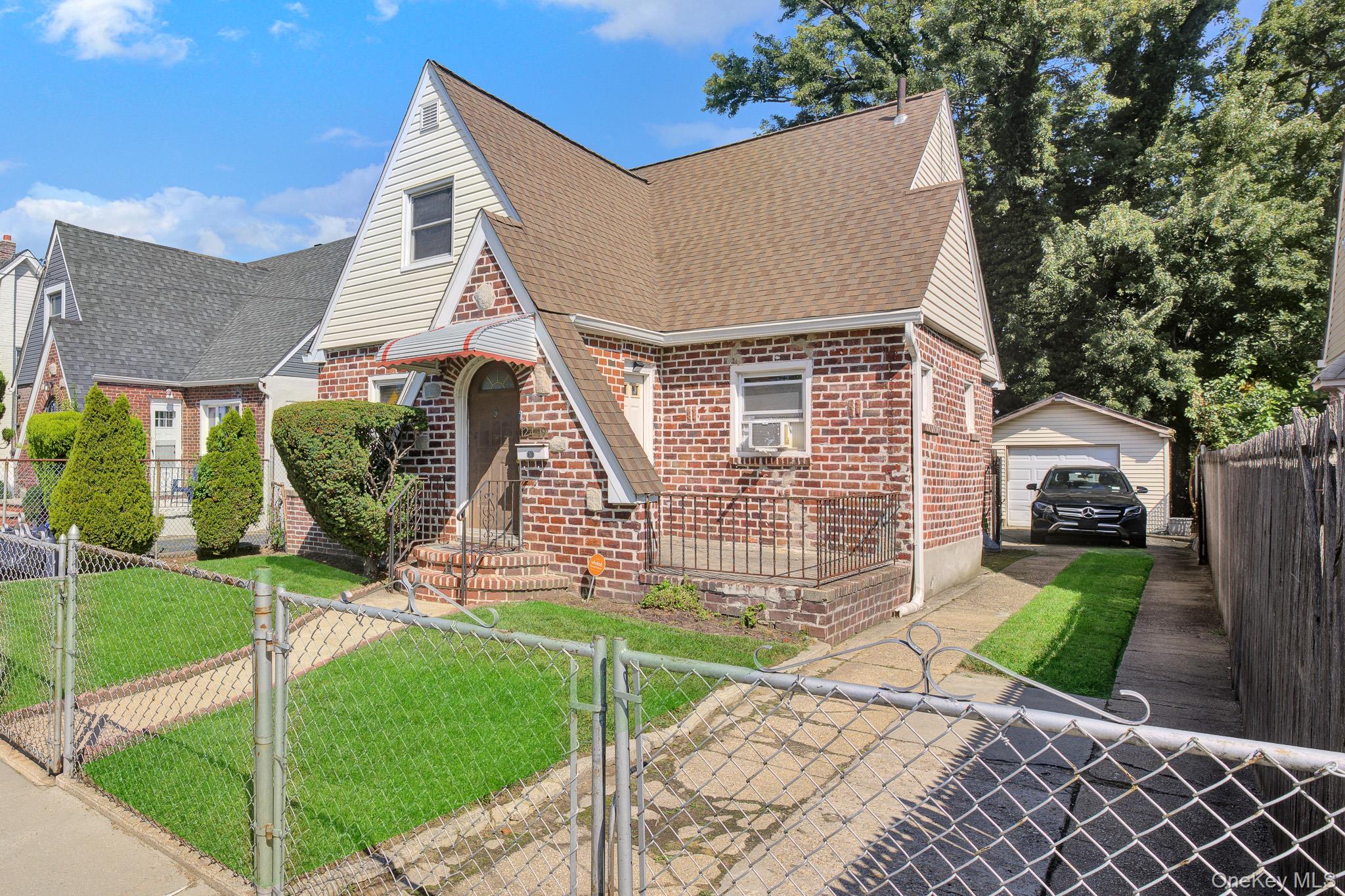124-19 193rd Street Property Photo 2