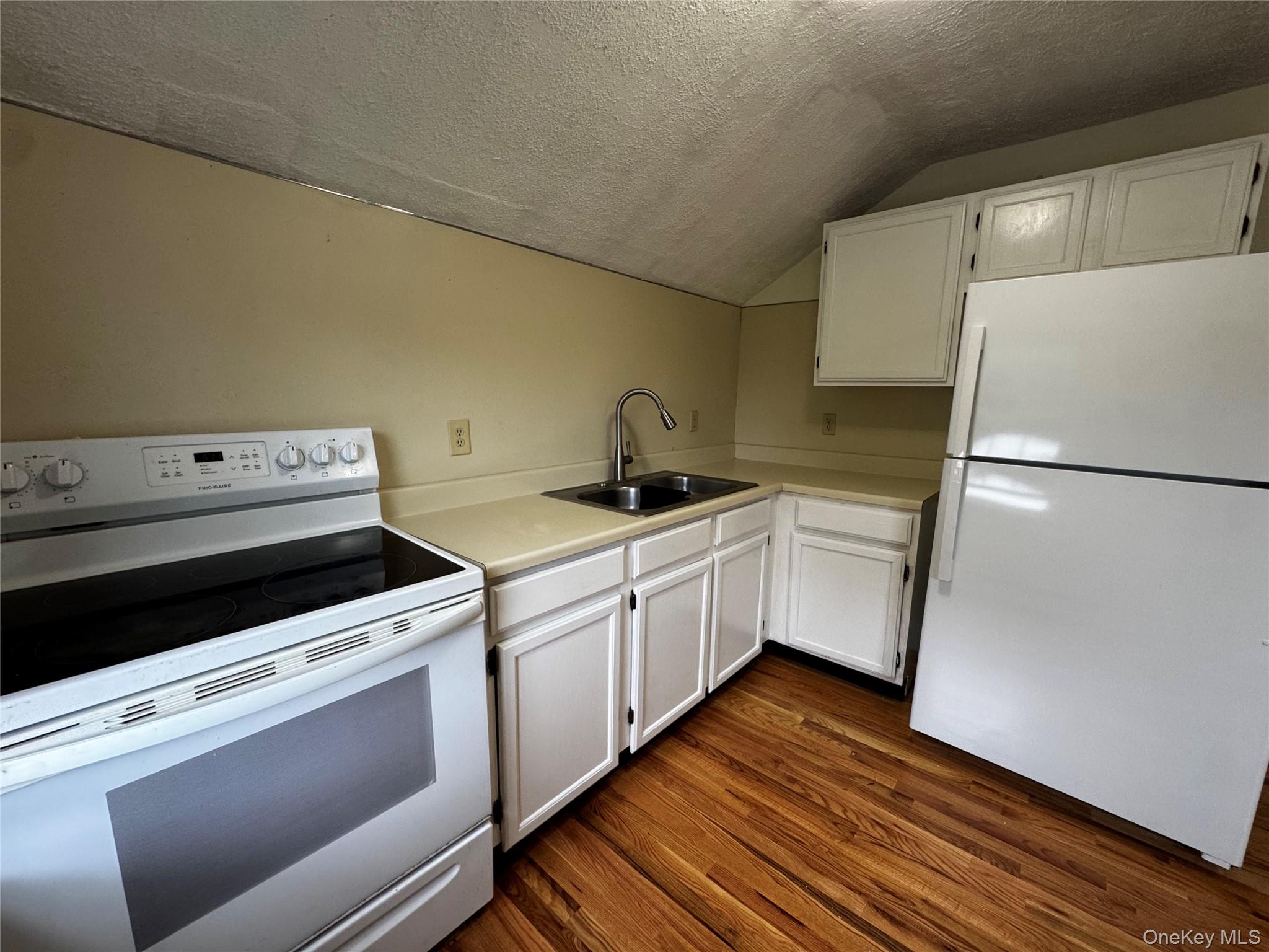 205 Union Street 2 Property Photo 4