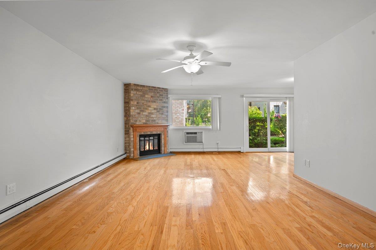 89 N Broadway 204 Property Photo 4
