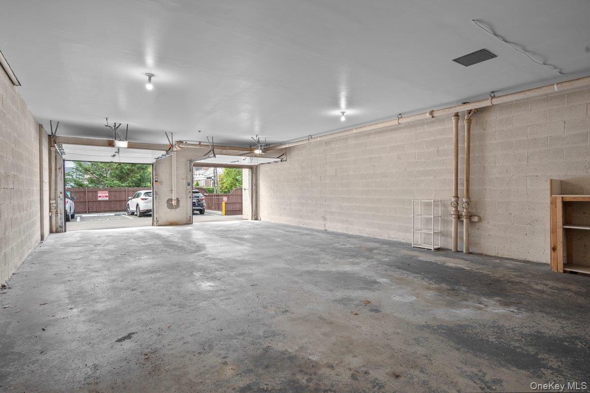 89 N Broadway 204 Property Photo 22