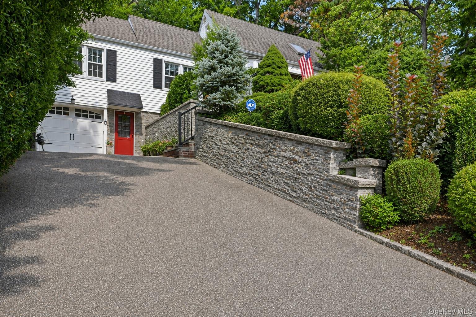40 Cliftwood Drive Property Photo 2