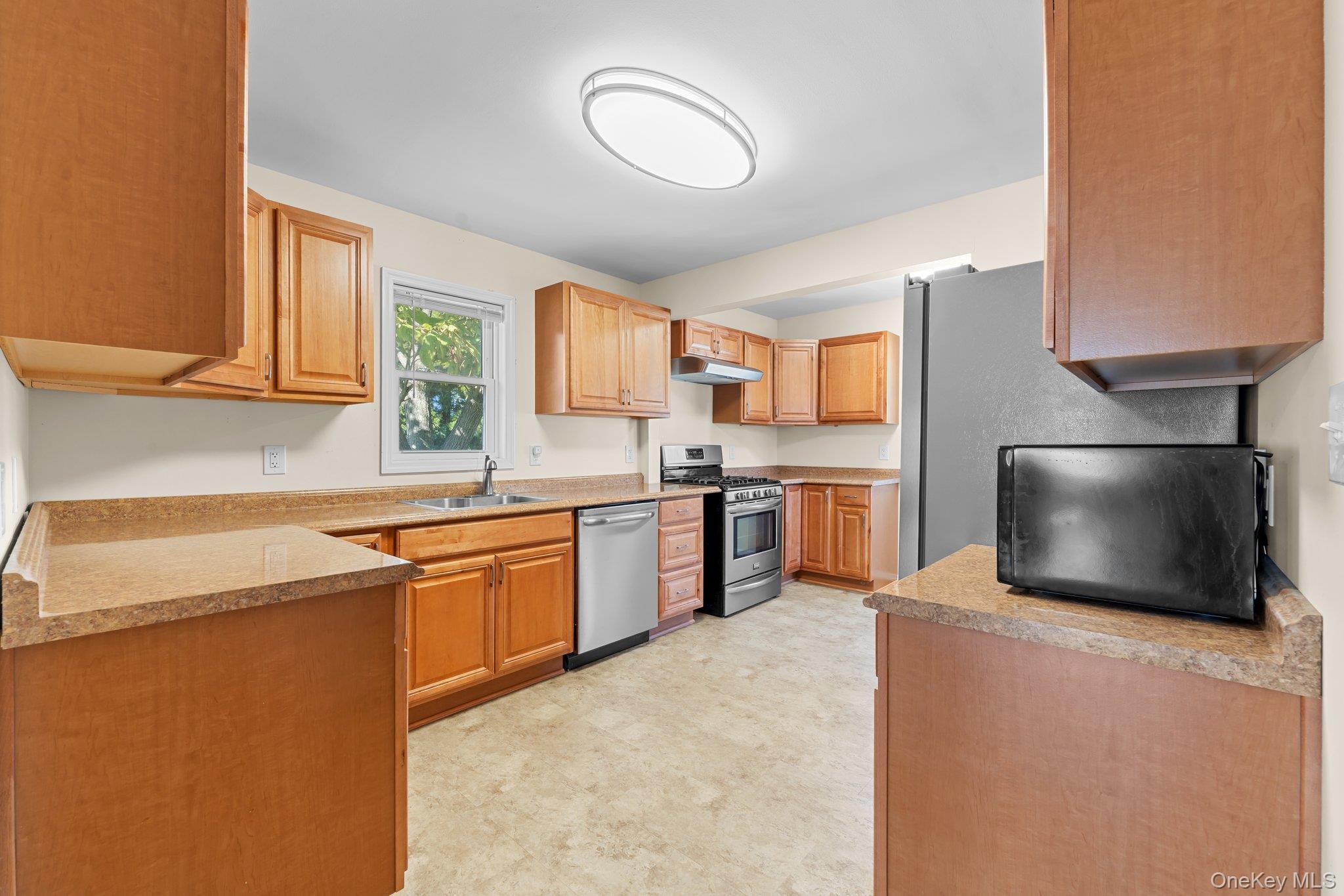 109 Laurel Street Property Photo 12