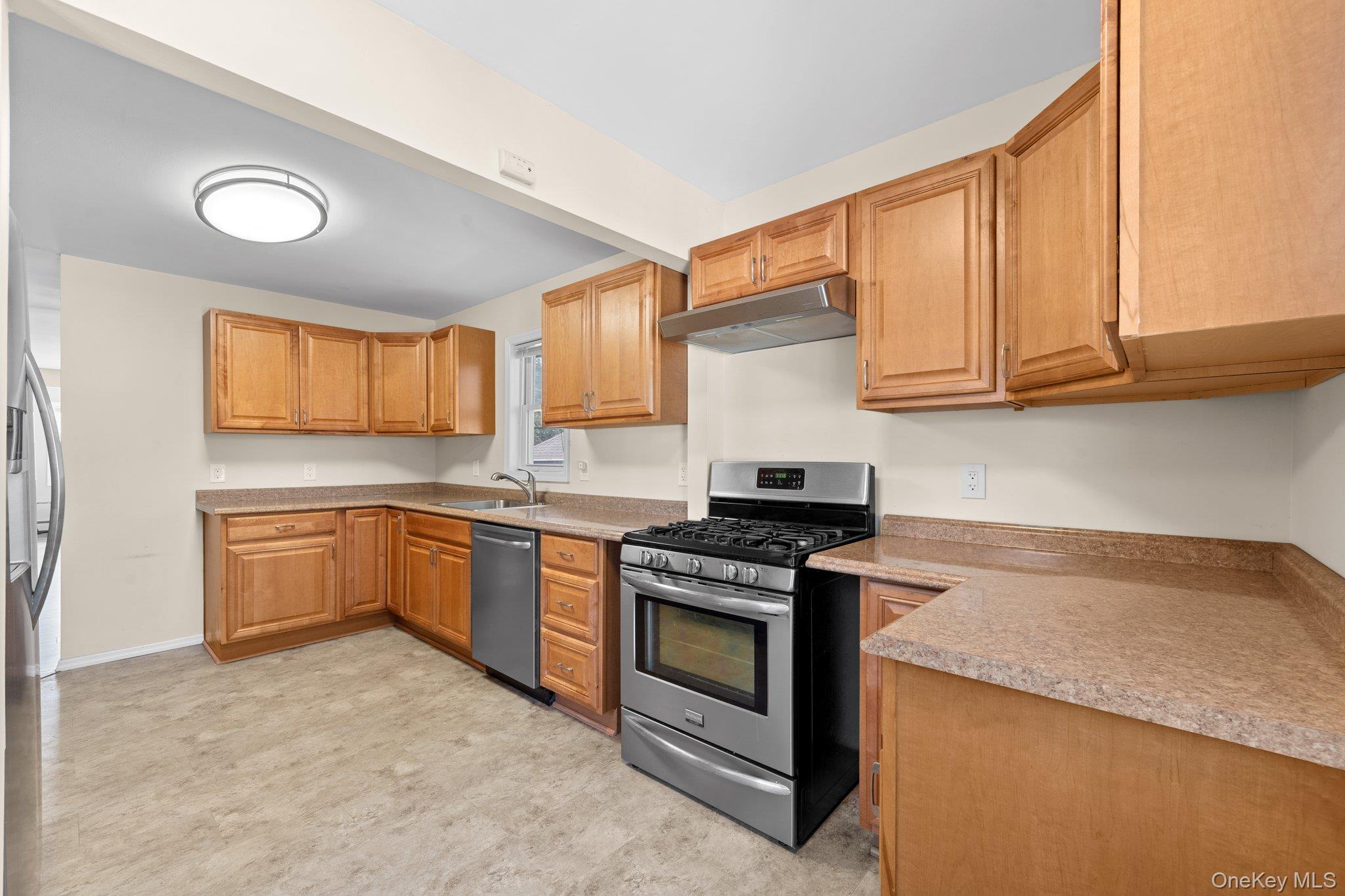 109 Laurel Street Property Photo 16