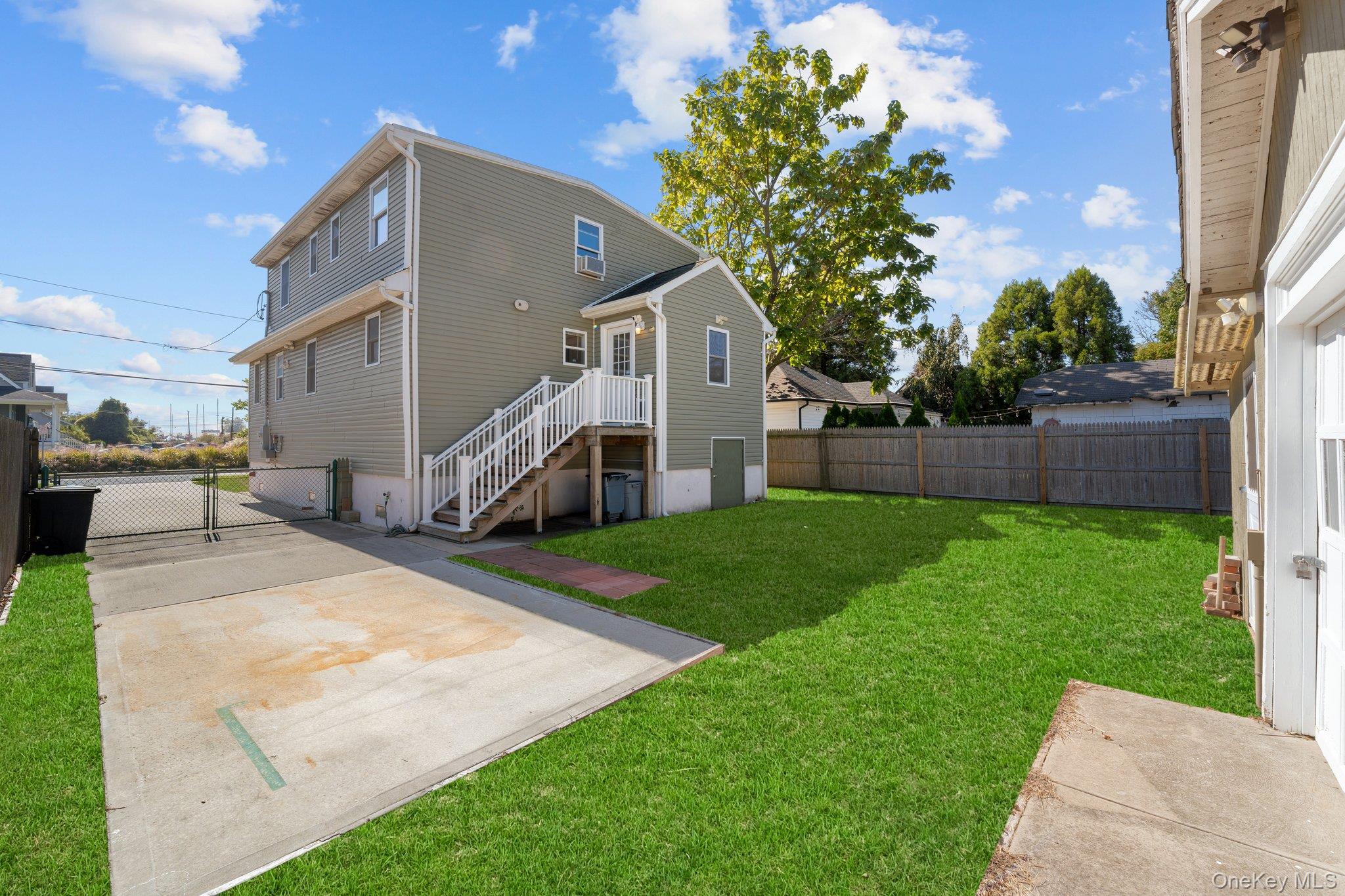 109 Laurel Street Property Photo 35