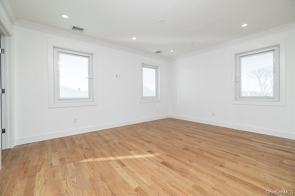 550 E Harrison Street Property Photo 16