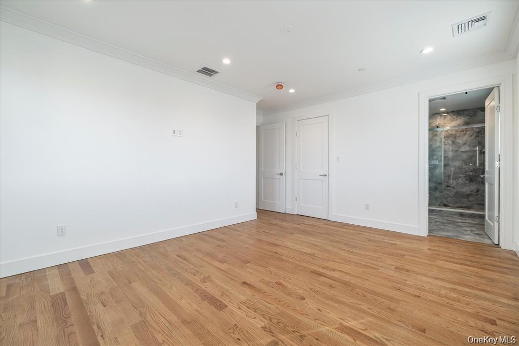 550 E Harrison Street Property Photo 17