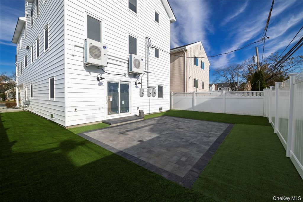 550 E Harrison Street Property Photo 37