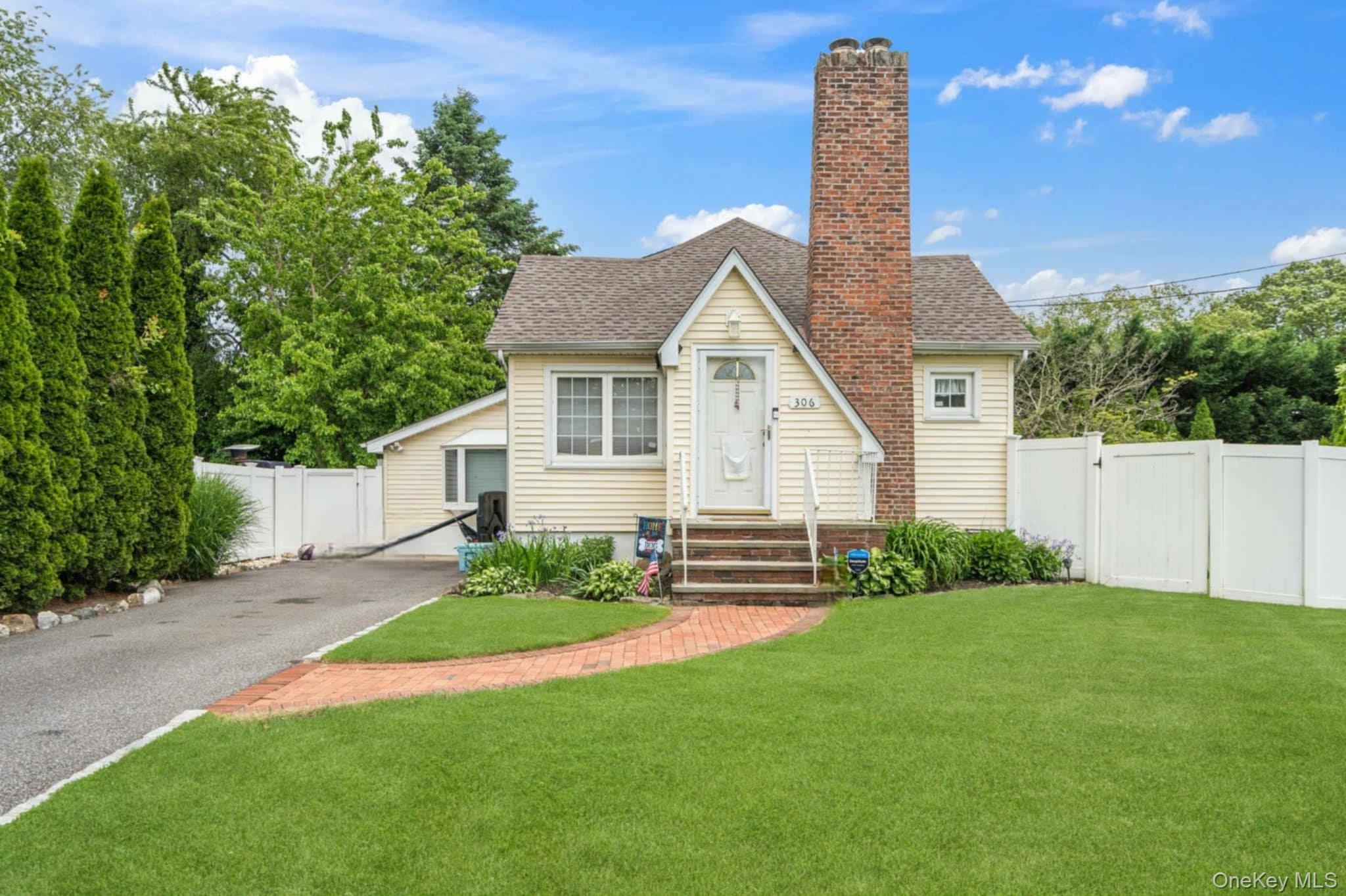 306 Mccall Avenue Property Photo 1