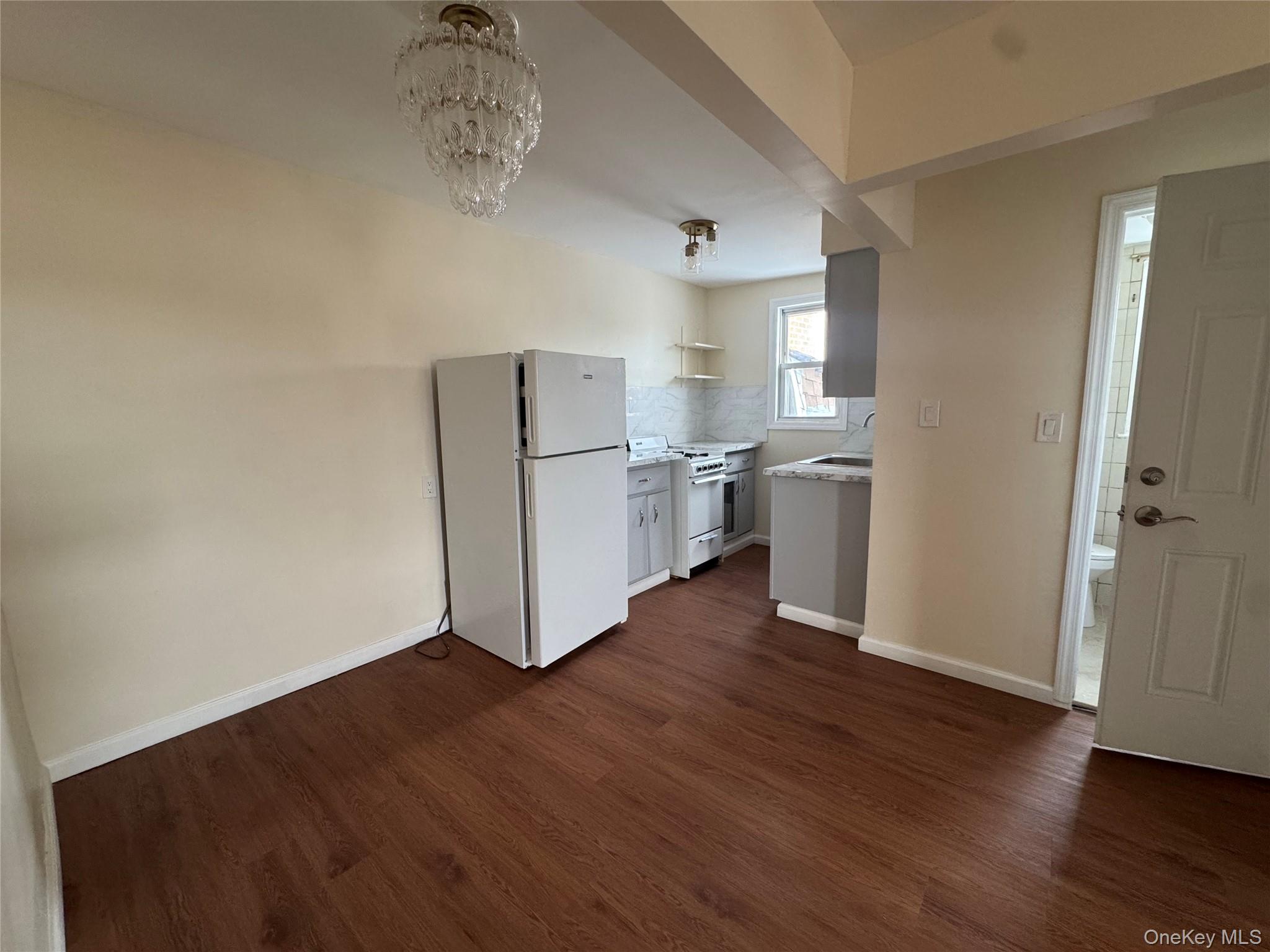 1046360 Property Photo 3
