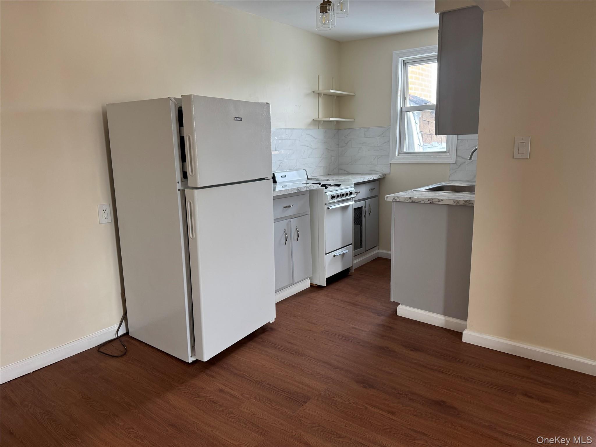 1046360 Property Photo 4