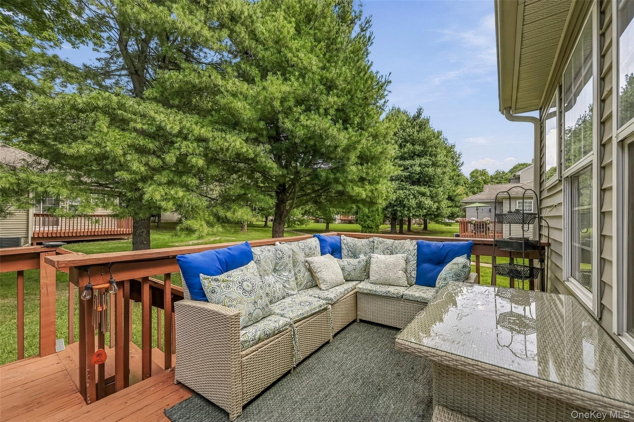 246 Crestwood Court Property Photo 15