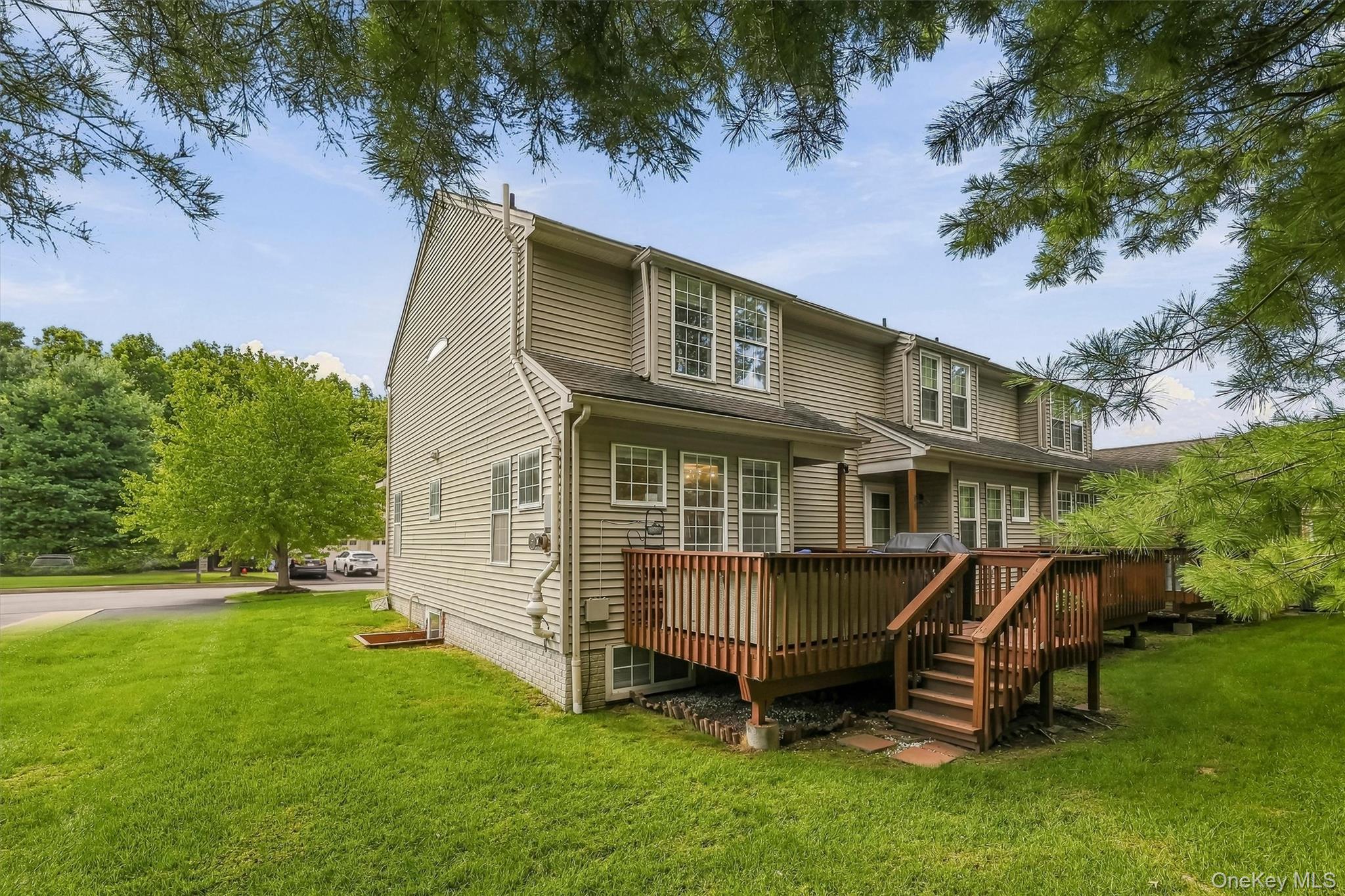 246 Crestwood Court Property Photo 16