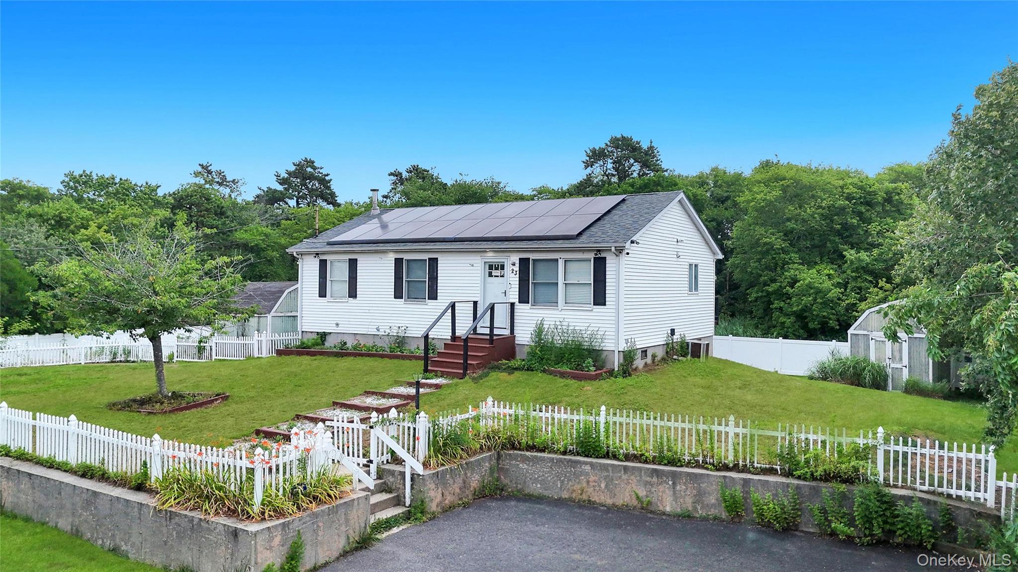 23 Hemlock Drive Property Photo 1