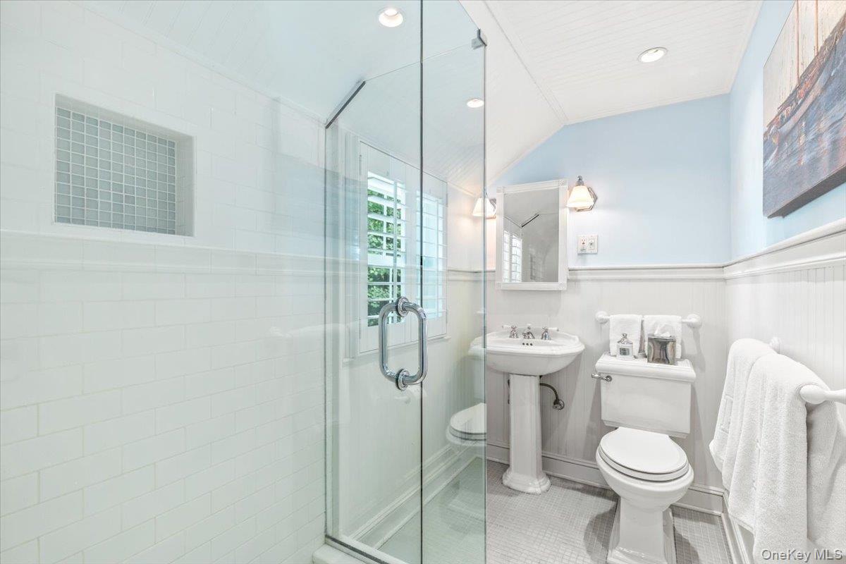 128 Ralph Avenue Property Photo 20