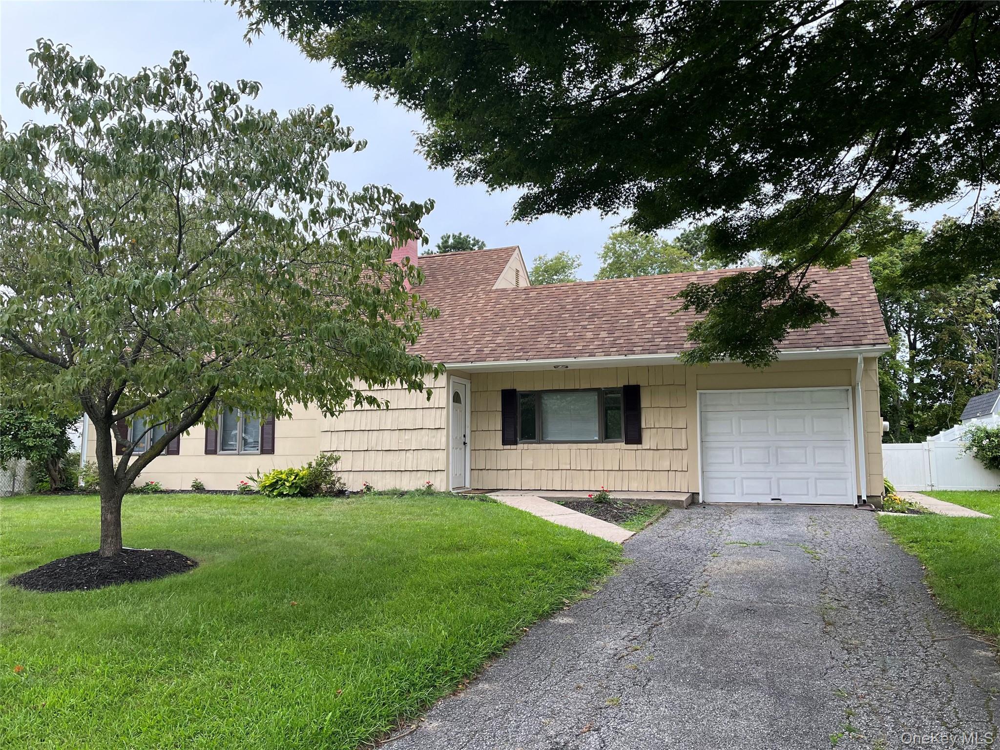 88 Matsunaye Drive Property Photo 2