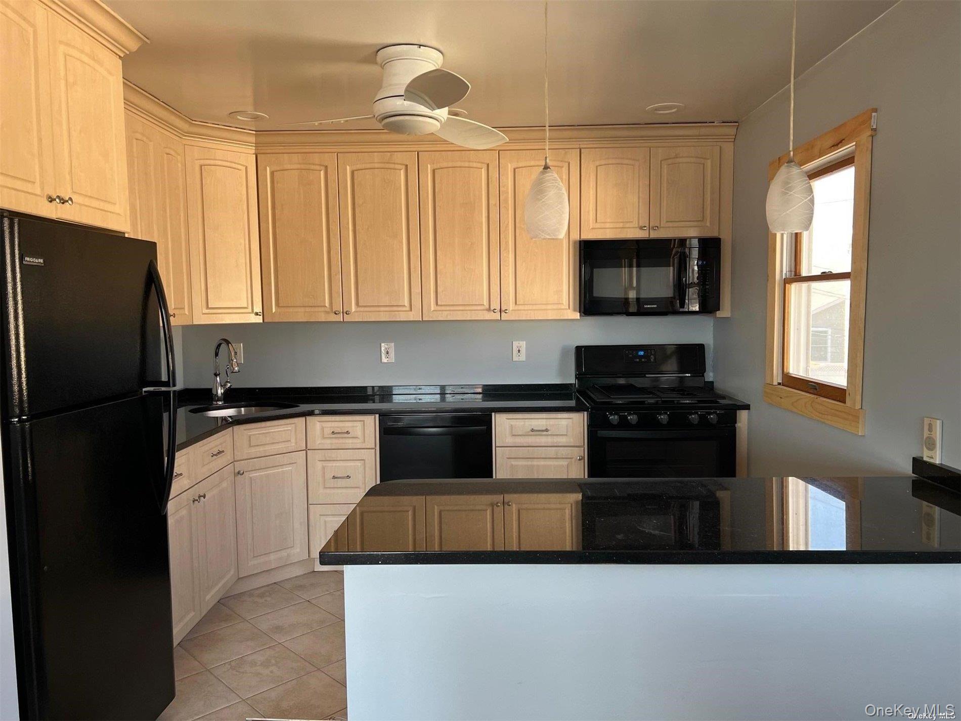 563 Neptune Boulevard Upper Property Photo 2