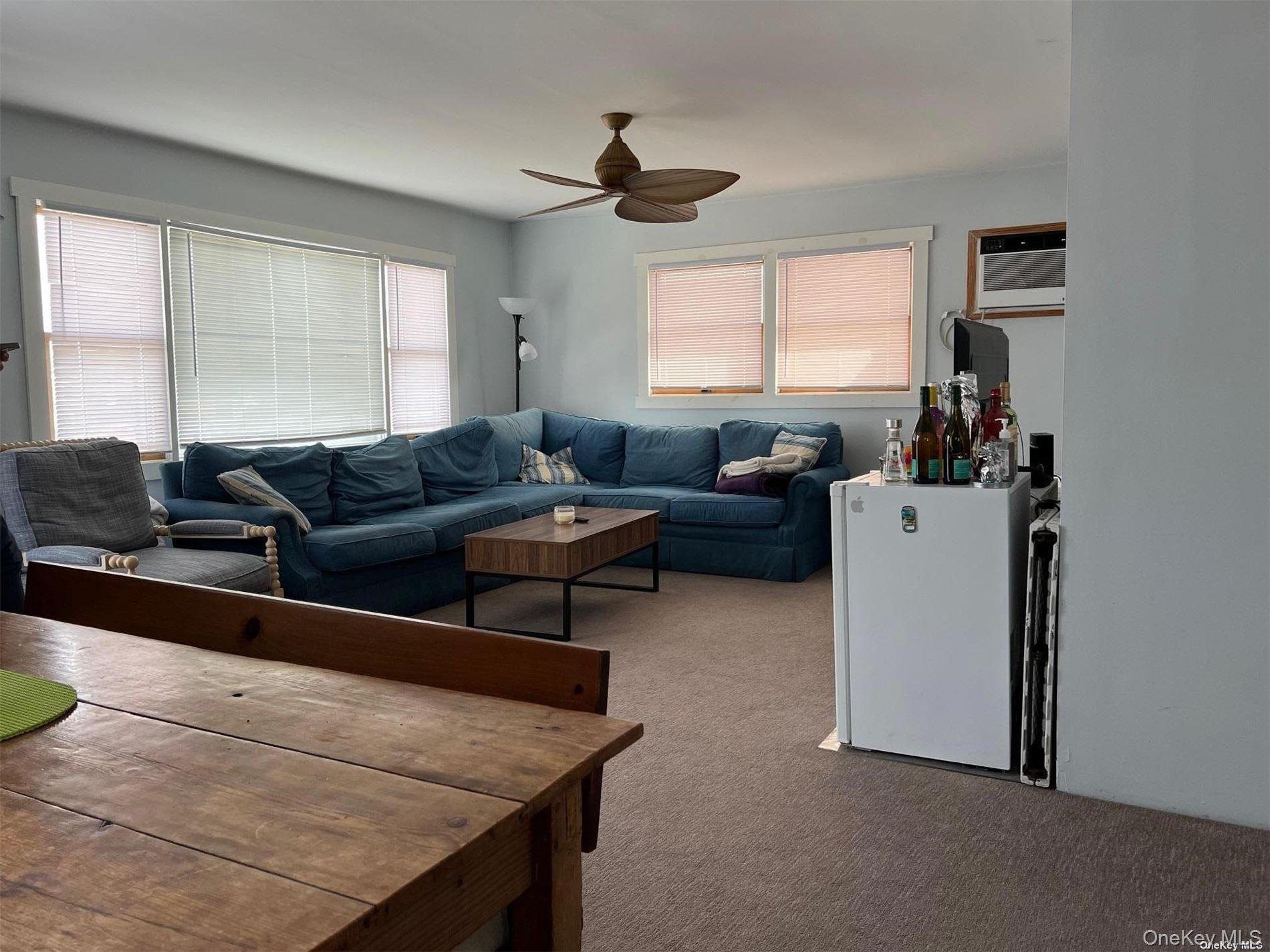 563 Neptune Boulevard Upper Property Photo 3