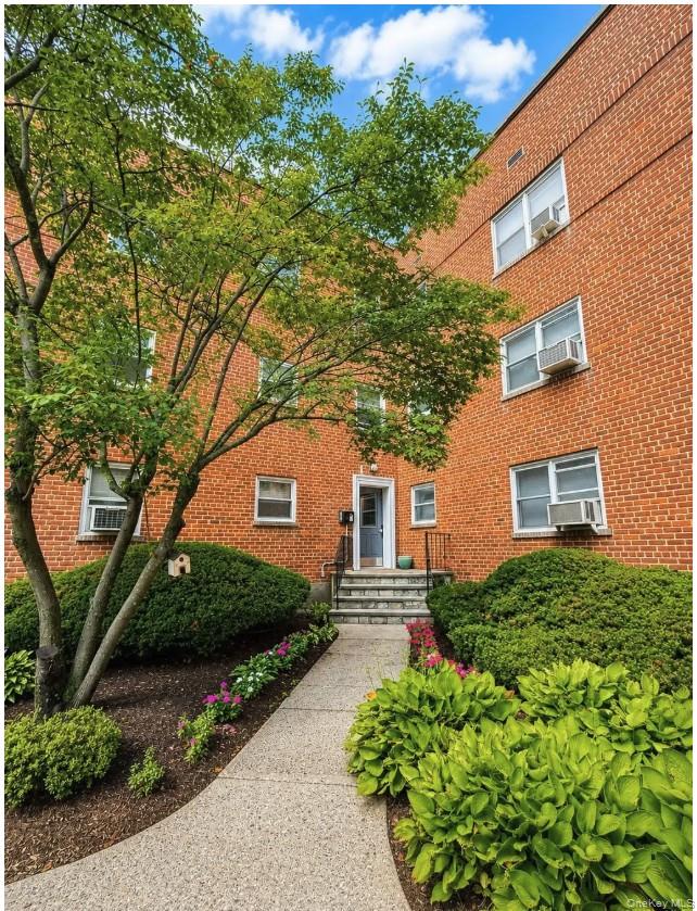 320 S Broadway T4 Property Photo 1