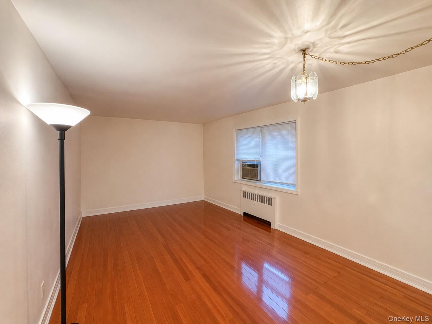320 S Broadway T4 Property Photo 2