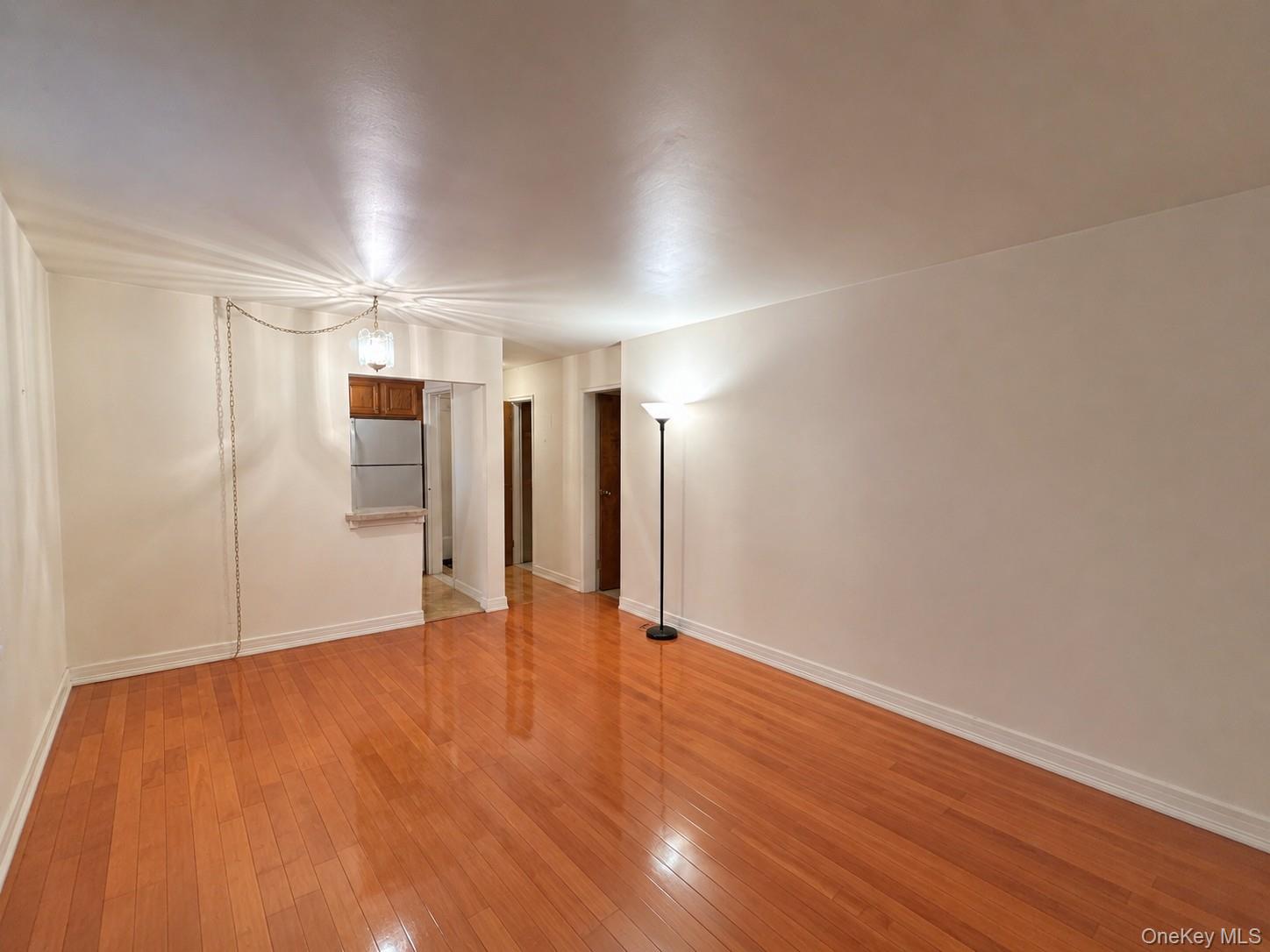 320 S Broadway T4 Property Photo 3
