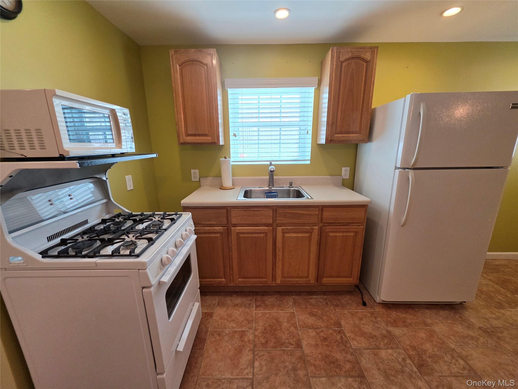 164-15 98th Street Property Photo 15