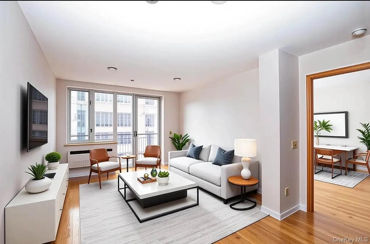 6314 Queens Boulevard 3e Property Photo 2