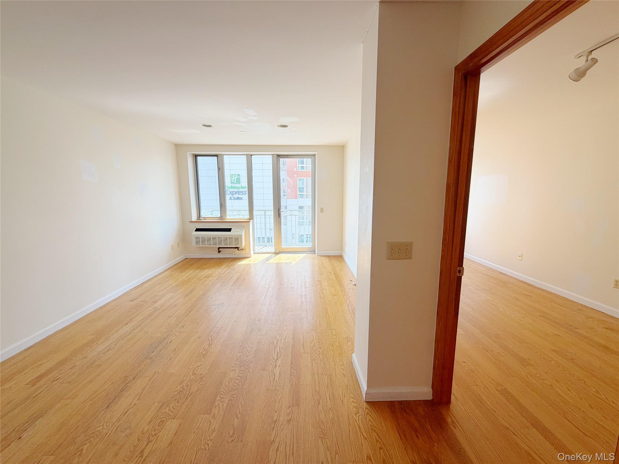 6314 Queens Boulevard 3e Property Photo 4